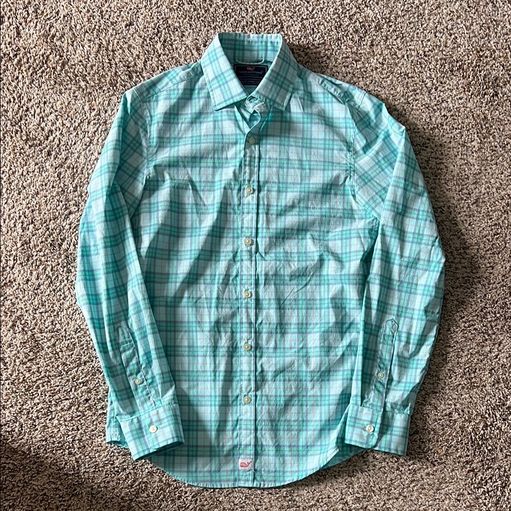 Men's Vineyard Vines Aqua Performance button down. Size XS